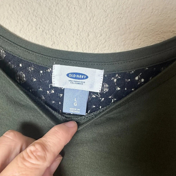 OLD NAVY Olive Green with Black Crochet Lace Trim T Shirt Top - size Large - Picture 6 of 6